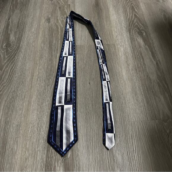 Giorgio Bissoni 100% Silk Gray, Blue‎ & White Printed Tie - Picture 1 of 5